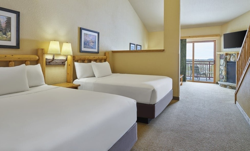 Image 28: Great Wolf Lodge Traverse City Water Park Resort
