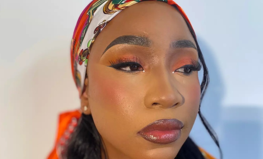Image 6: 90-Min Naturally Me or Soft Glam Makeup Application