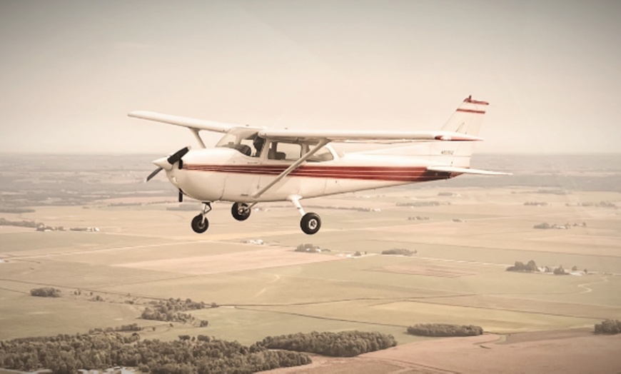 Image 2: Hands-On Discovery Flight Experience in Venice, Florida
