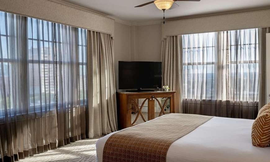 Image 22: Dallas 4-Star Hotel with Spa, Pool and Live Music