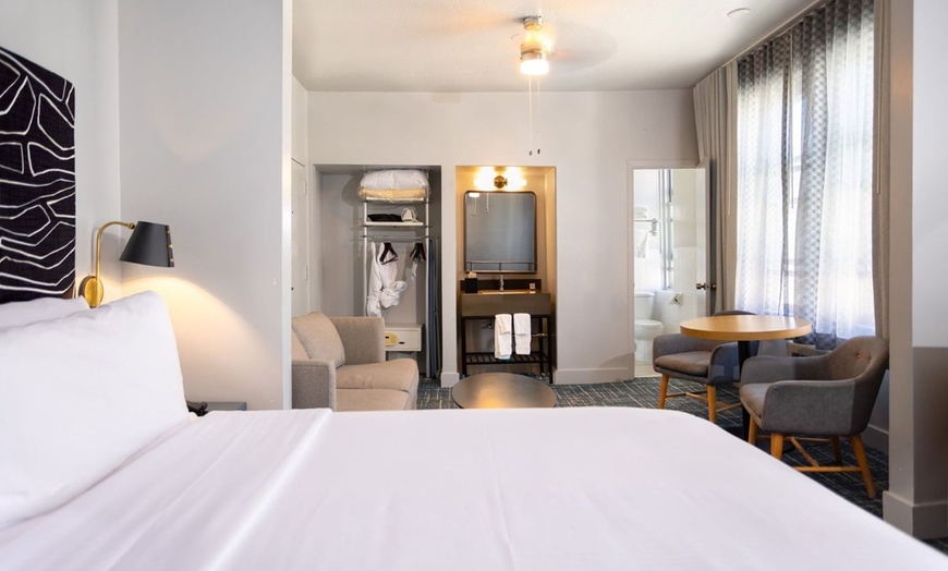 Image 13: San Francisco SoMa Hotel with Rooftop Pool Access