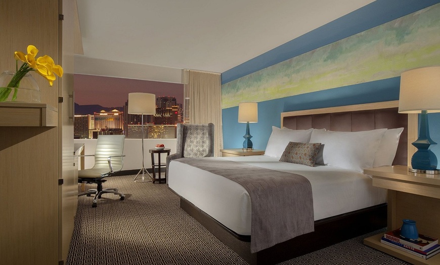 Image 14: Downtown Las Vegas Casino Hotel with Rooftop Pool
