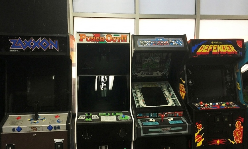 Image 2: All Day Wristband Passes For 2 or 4 Guests: Enjoy Classic Arcade Fun