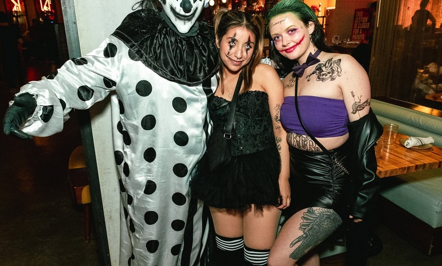 Image 31: Explore Chicago's Halloween Bar Crawl with VIP Deals