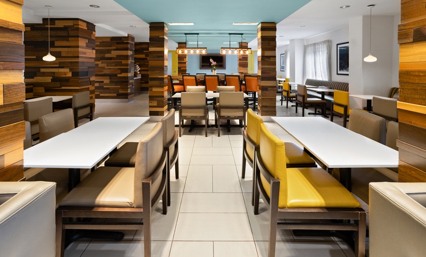 Image 13: Atlanta Airport Hotel with Free Breakfast & Shuttle