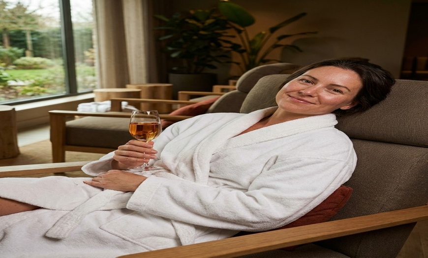 Image 2: Luxury Spa Day w/ Massage, Facial, Manicure or Pedicure & Champagne