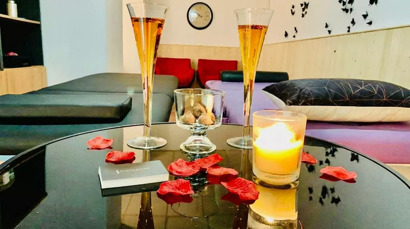 Masaje relajante en pareja con opción a cava y bombones