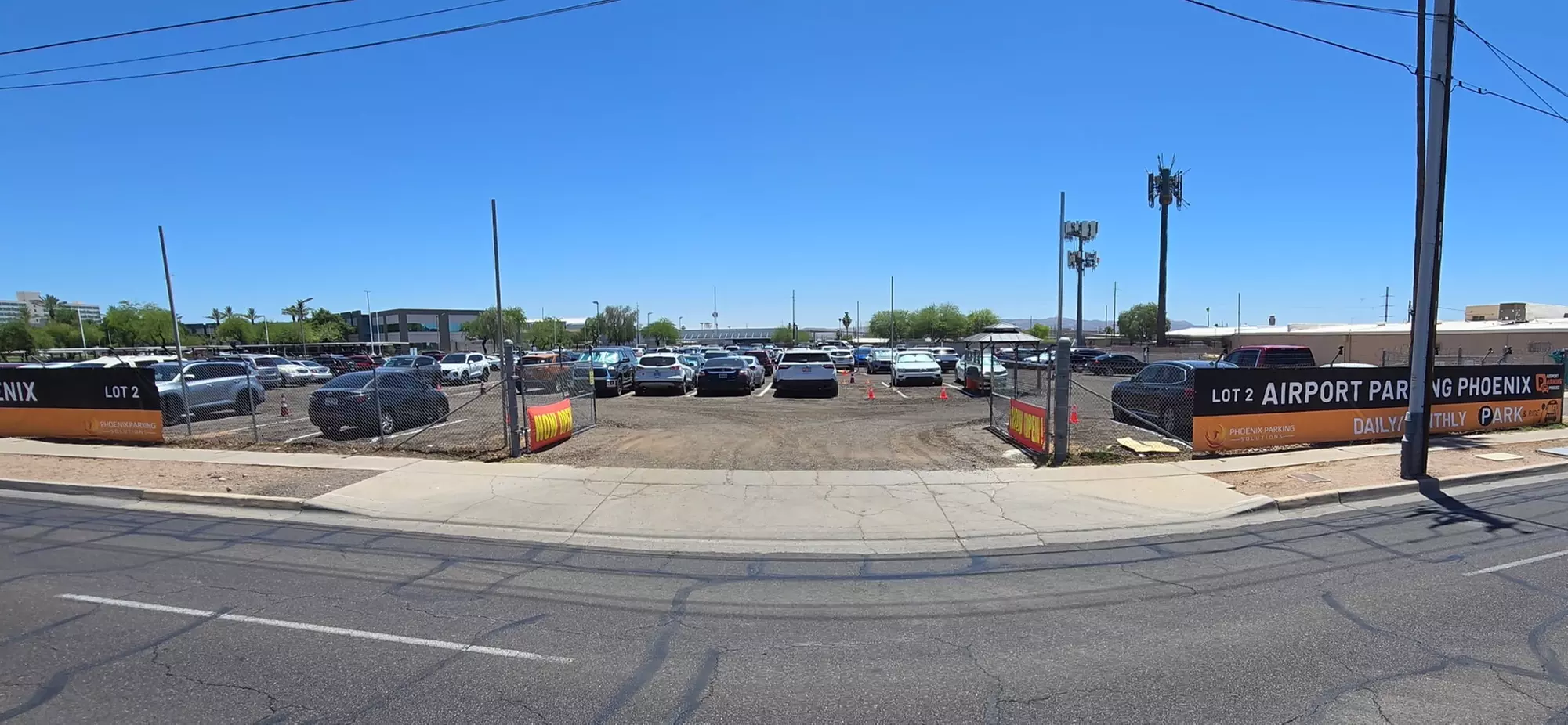 Convenient Airport Parking Offered for 1 or 3 Days / 1 or 2 Weeks