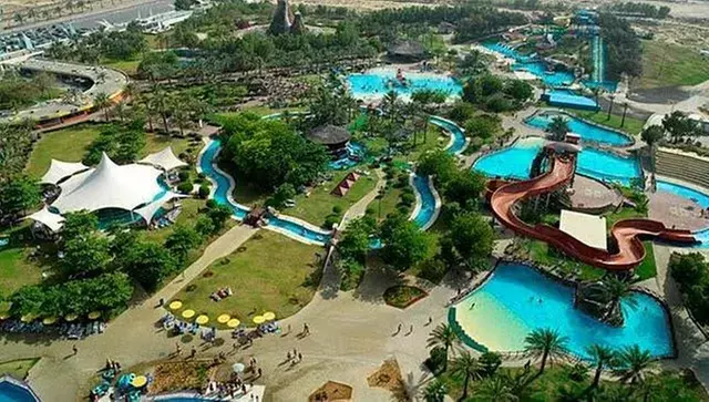 Ras Al Khaimah: 4* Hotel Stay with Dreamland Aqua Park Tickets for Two