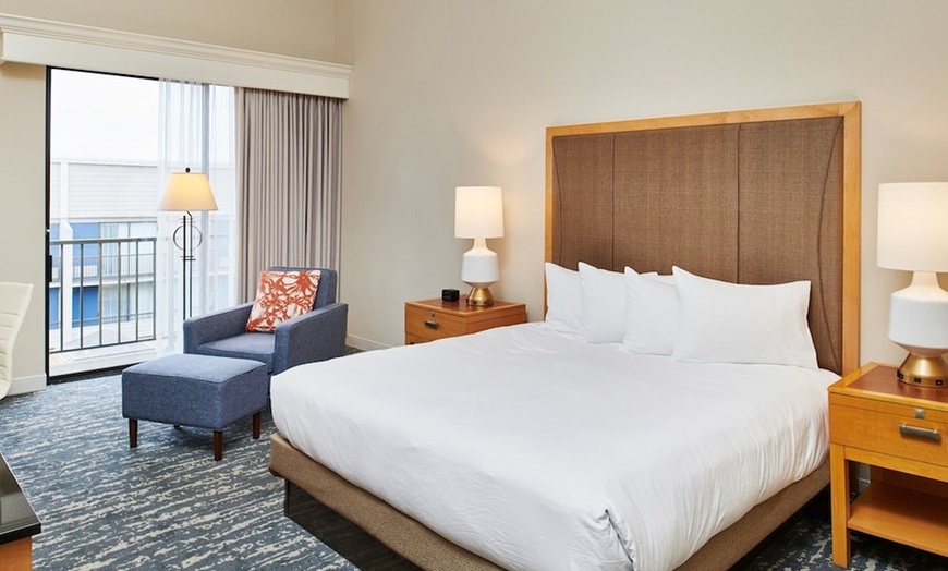 Image 17: Berkeley Marina Hotel with Indoor Pool and Bay Views