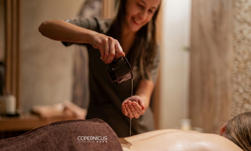 Image 3: Pakiet masaży, Iconic Beauty lub Słodka Przyjemność dla dwojga