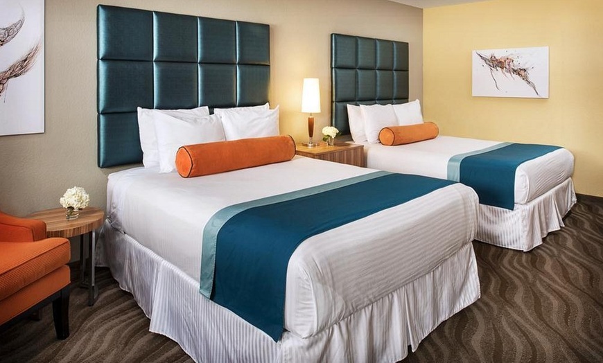 Image 15: Little Italy San Diego Hotel with Rooftop Pool