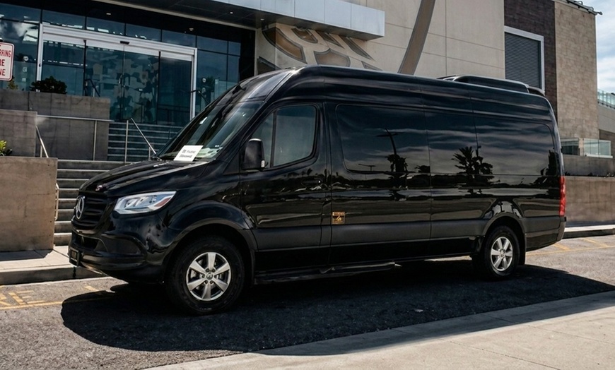 Image 3: Private Chauffeur: Seamless NYC to/from Penn Station Transfers