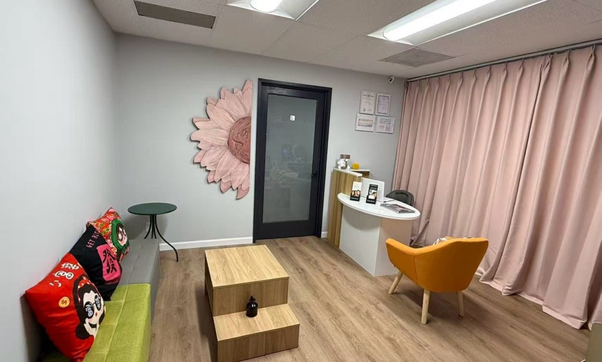 Image 2: Lymphatic Drainage Massage & Hydrating Facial