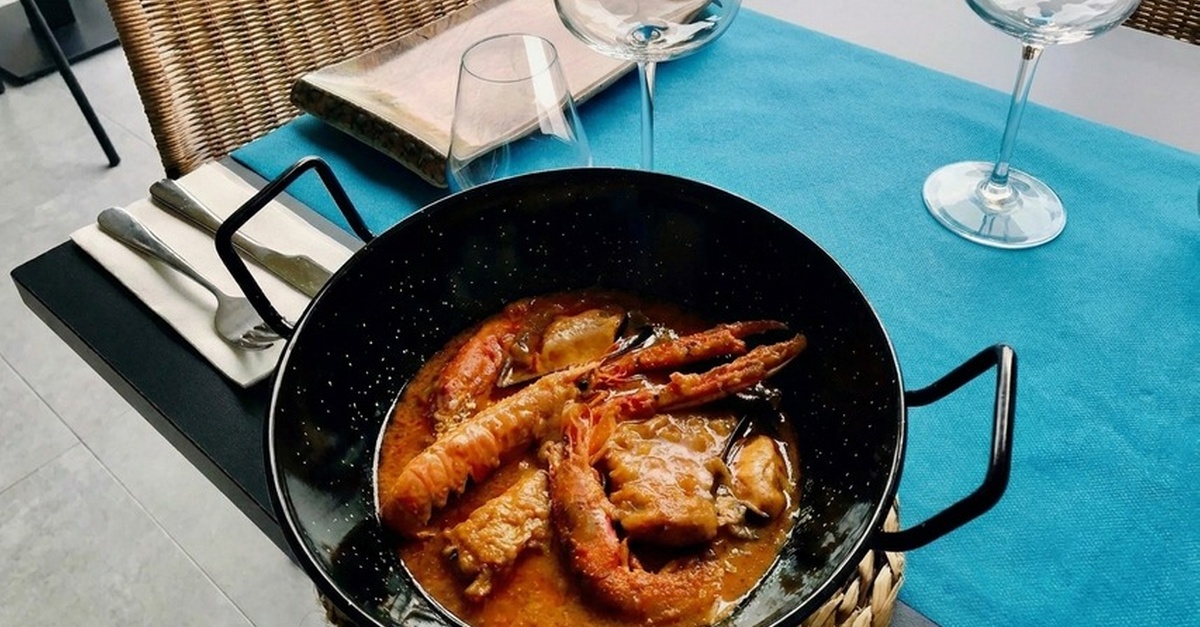 Menú premium o de paella con postre y bebida en Valencia