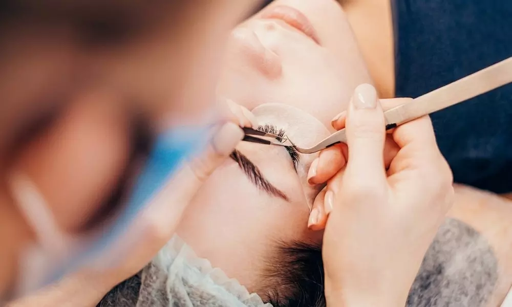 Lifting y tinte de pestañas con opción a tratamientos para cejas