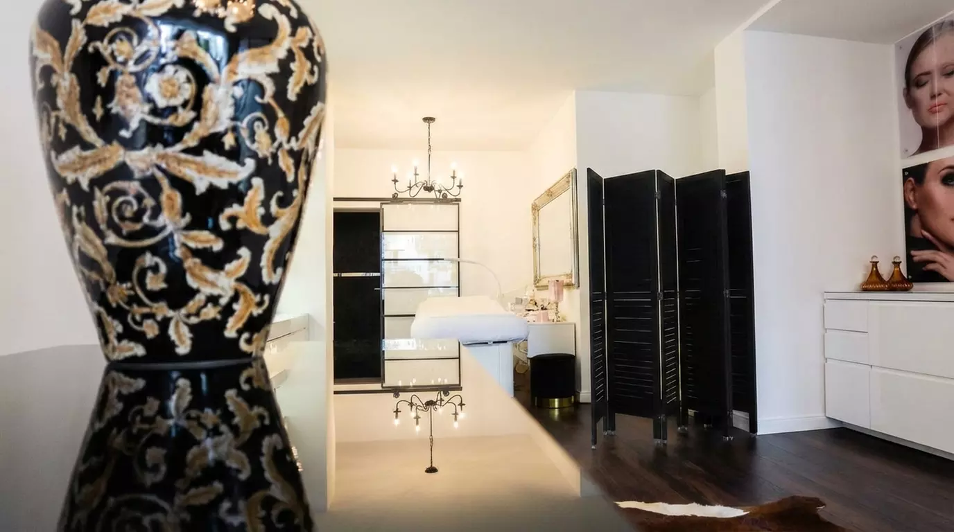 Microblading für die Augenbrauen opt. inkl. Nachbehandlung für 1 Person (bis zu 40% sparen) - Second Medium