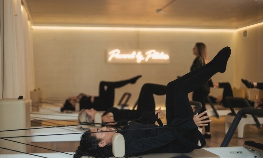 Image 4: 2 Weeks of Group Reformer Pilates Classes