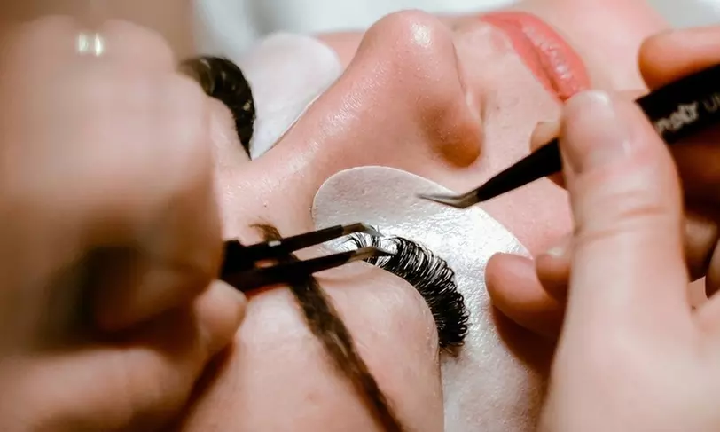 Lifting y tinte de pestañas con opción a tratamientos para cejas
