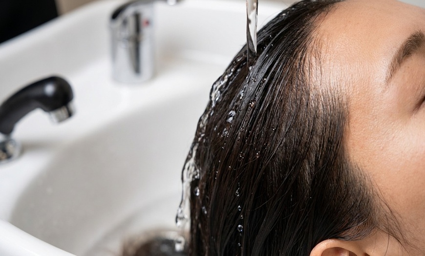 Image 4: 60-Minute or 90 Minute Scalp Massage or Water Scalp Therapy Head Spa