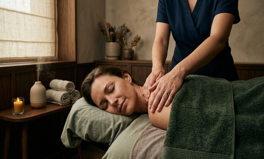 Image 3: Standard Massage and Facial at MassageLuXe 