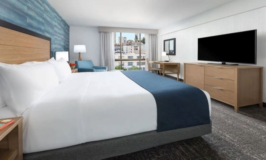 Image 22: SF Fisherman's Wharf Hotel with Pool and Bay Views