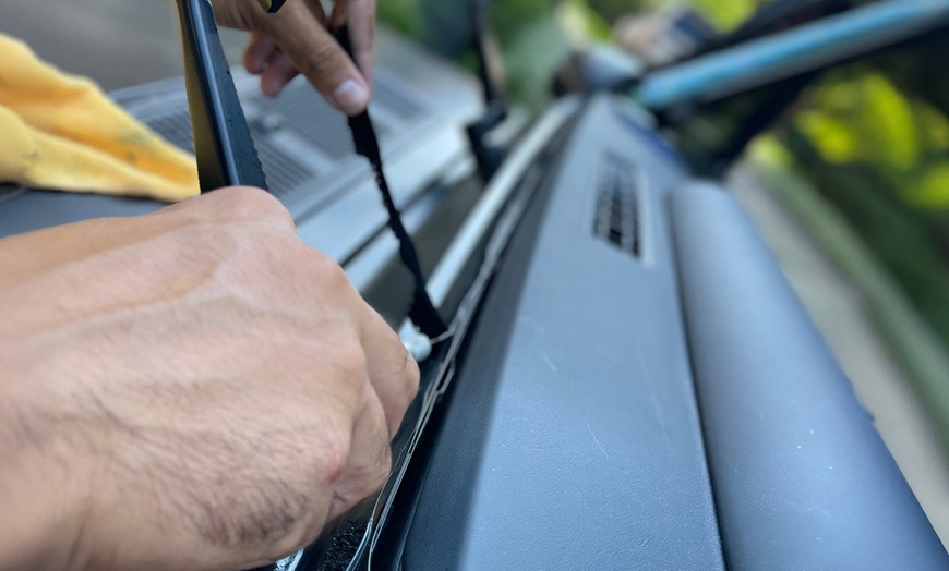 Image 4: Get a Full Windshield Replacement Easily at Your Location
