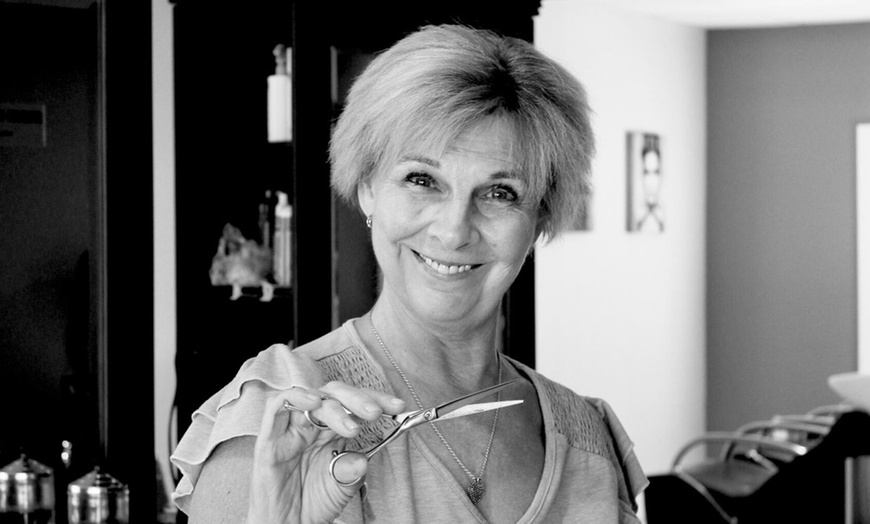 Image 5: Single-Process Color, Choice of Highlights & Glaze at The Beauty Box