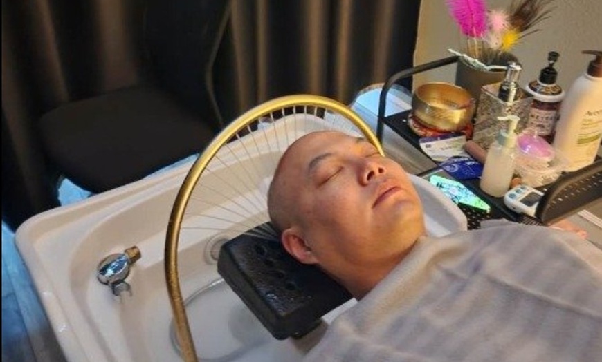 Image 6: Up to 37% Off on Salon - Scalp Care at Umi3 Head and scalp Spa