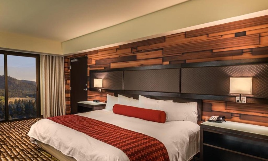 Image 19: Lake Tahoe Casino Resort with Spa & Indoor Pool