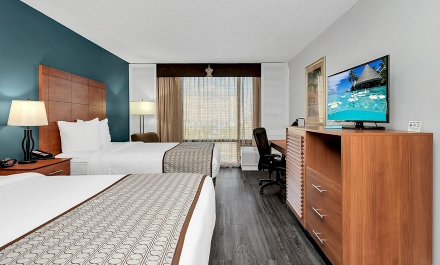 Image 22: Orlando Hotel near Universal with Free Park Shuttle