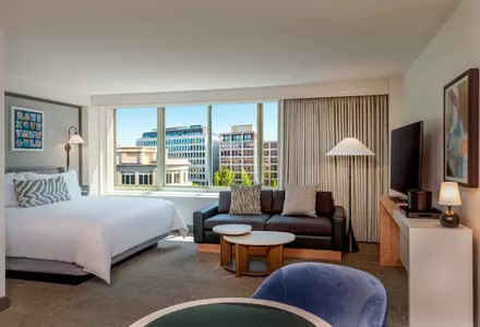 Longworth Junior Suite