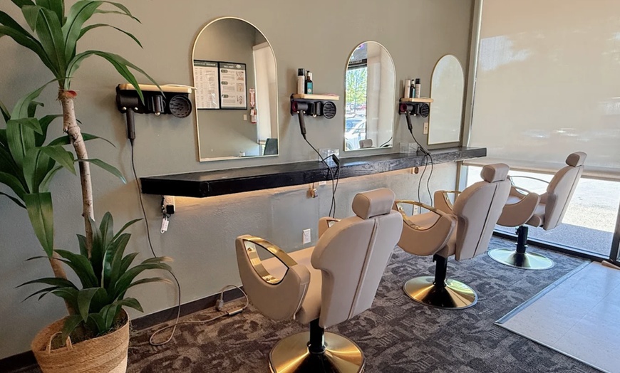 Image 5: Lux Head Spa for 1 or 2 w/Massage on Scalp & Upper-Body + Hot Stones