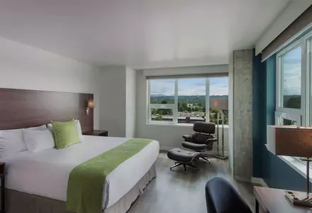 Corner King Room