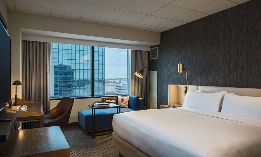 Image 15: Downtown Toledo Hotel with Rooftop Bar on Maumee River