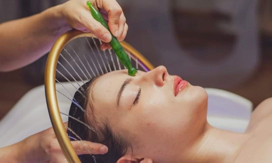 Image 6: Relaxing Massages and Spa Packages for One or Two at EVIVE Spa SoHo