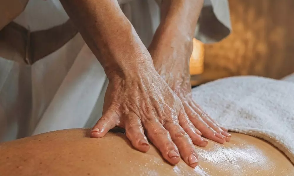 Ritual relajante de 60 minutos a elegir con un dulce y bebida para 1