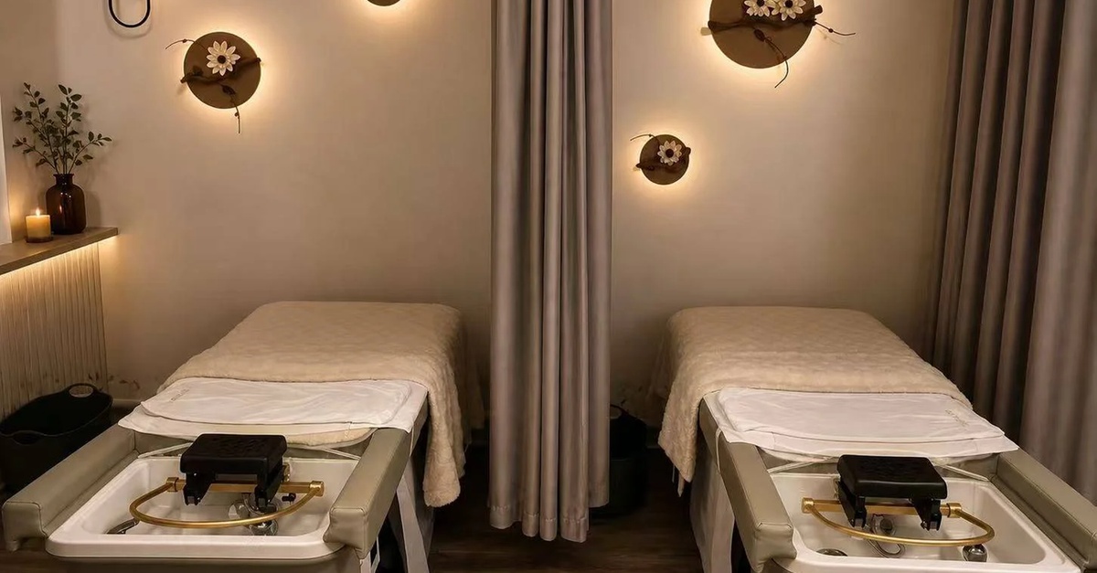 Head Spa and Mini Facial w/ Scalp & Shoulder Massage, Double Shampoo, & Blow Dry in Lynnwood, WA - Up to 57% Off