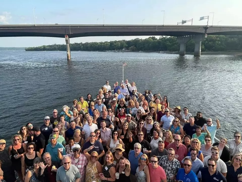 Fajita & Margarita River Cruise – Scenic St. Croix Views