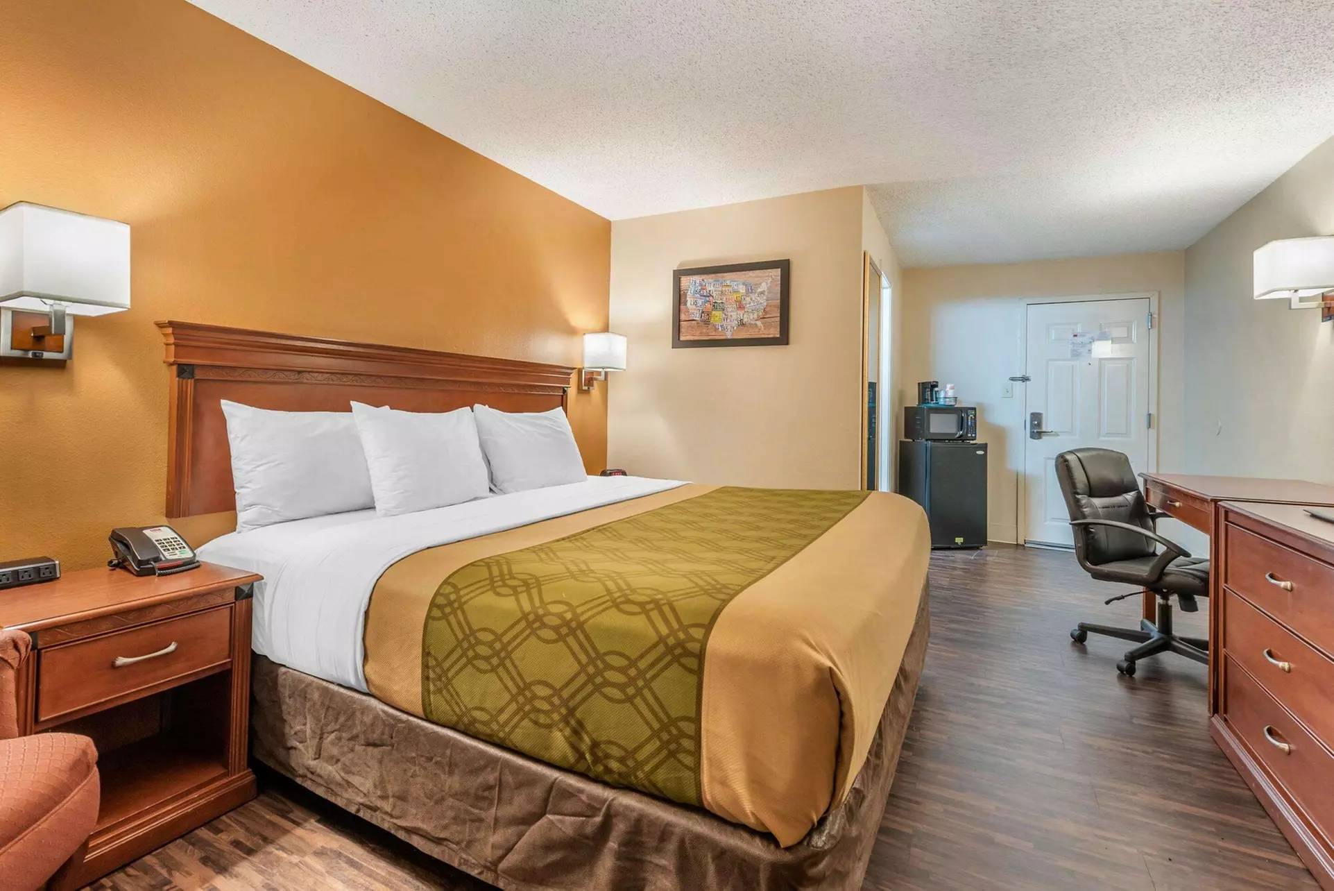 Econo Lodge Downtown Louisville - Primary Image