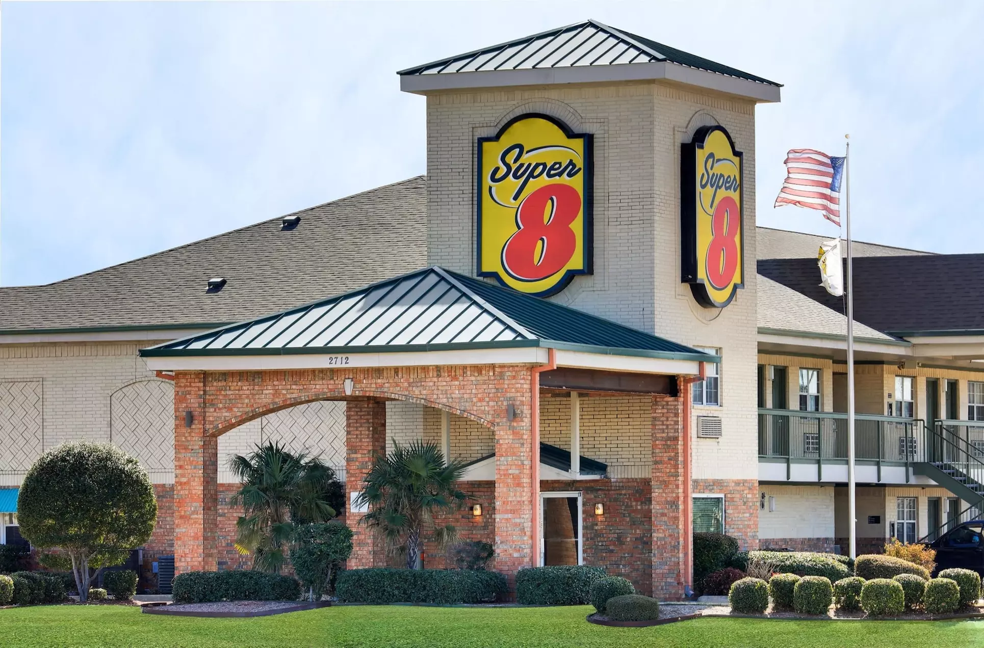 Super 8 by Wyndham Arlington Near AT&T Stadium - Primary Image