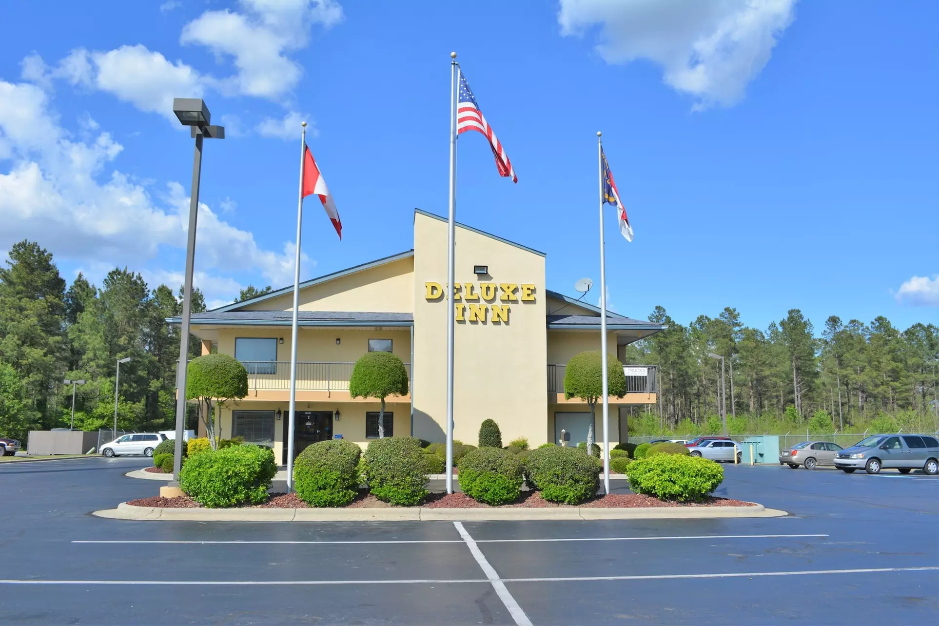 Deluxe Inn Fayetteville - I-95 Exit 49 - Primary Image