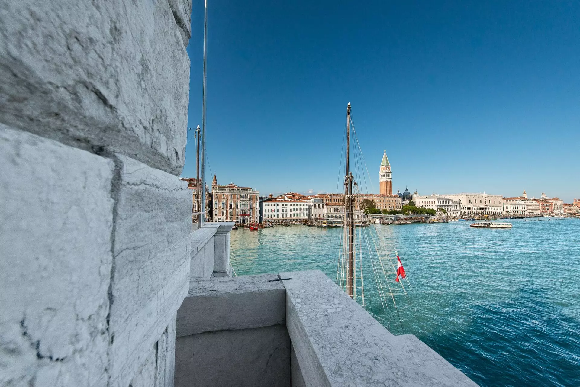 Hotel Monaco & Grand Canal - Primary Image