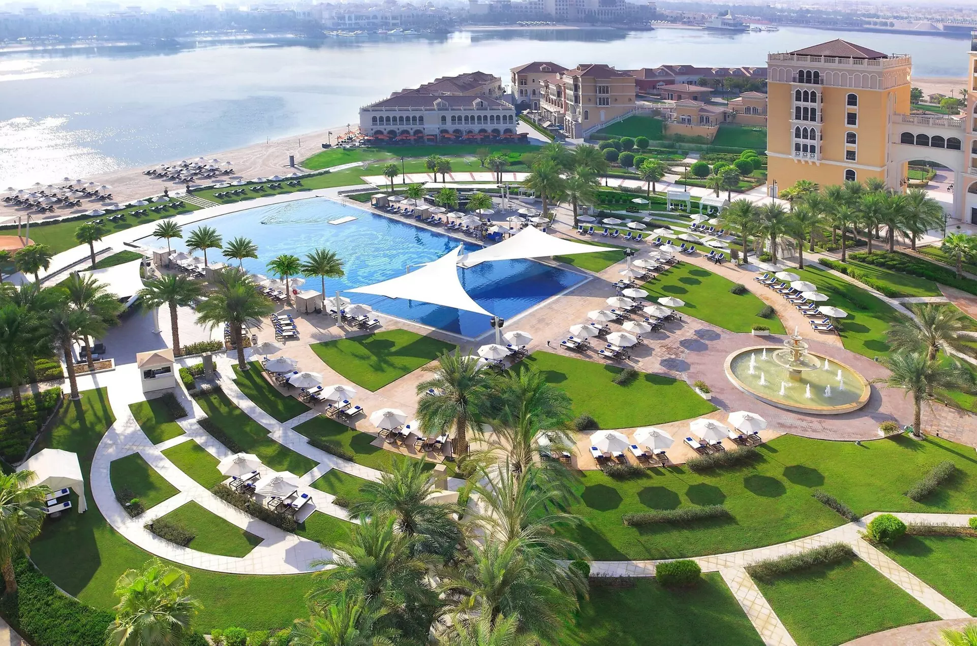 The Ritz-Carlton Abu Dhabi, Grand Canal - Primary Image