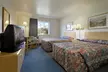 Super 8 by Wyndham Ava - Second Medium
