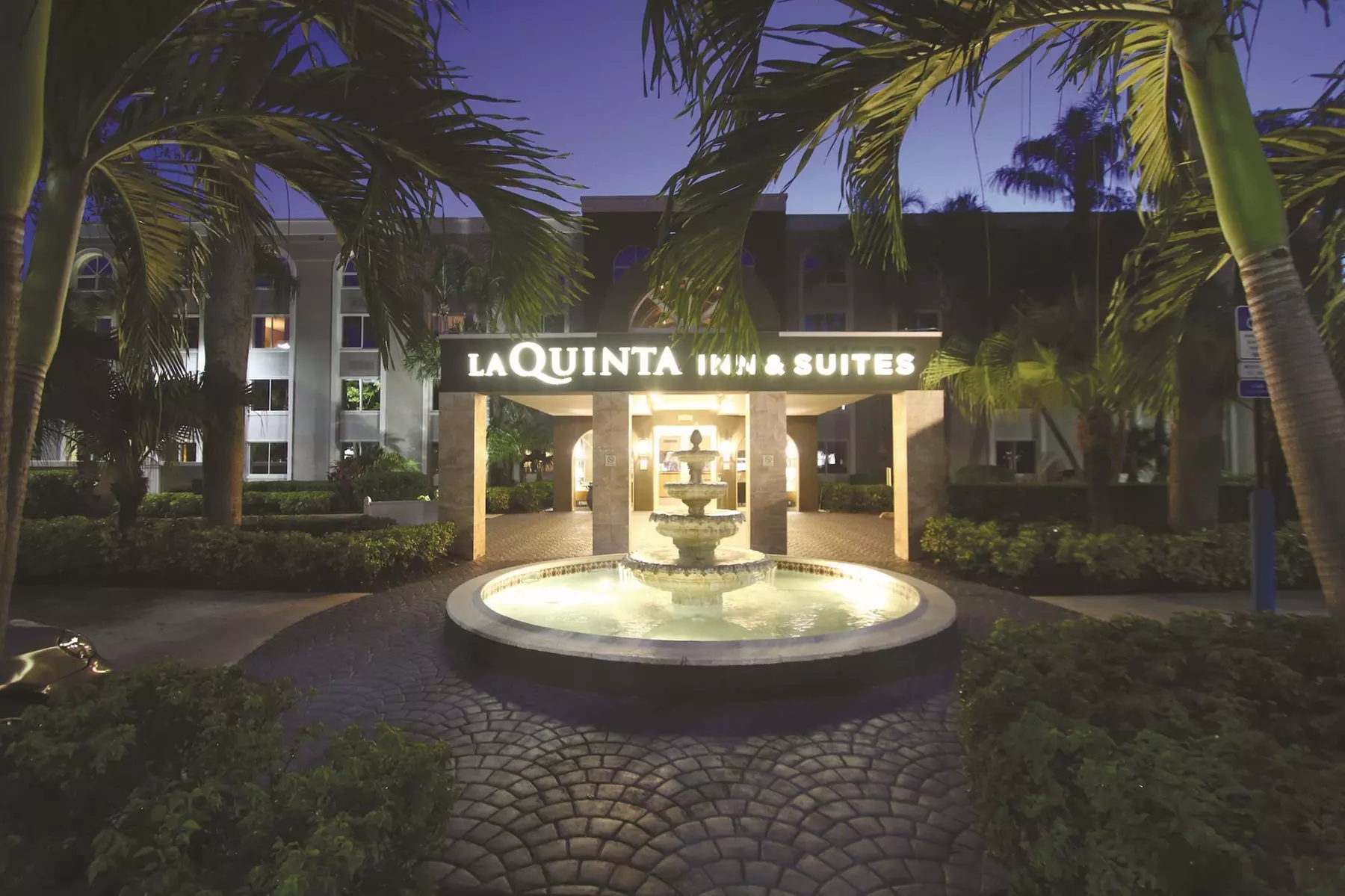 La Quinta Inn & Suites by Wyndham Coral Springs South - Primary Image