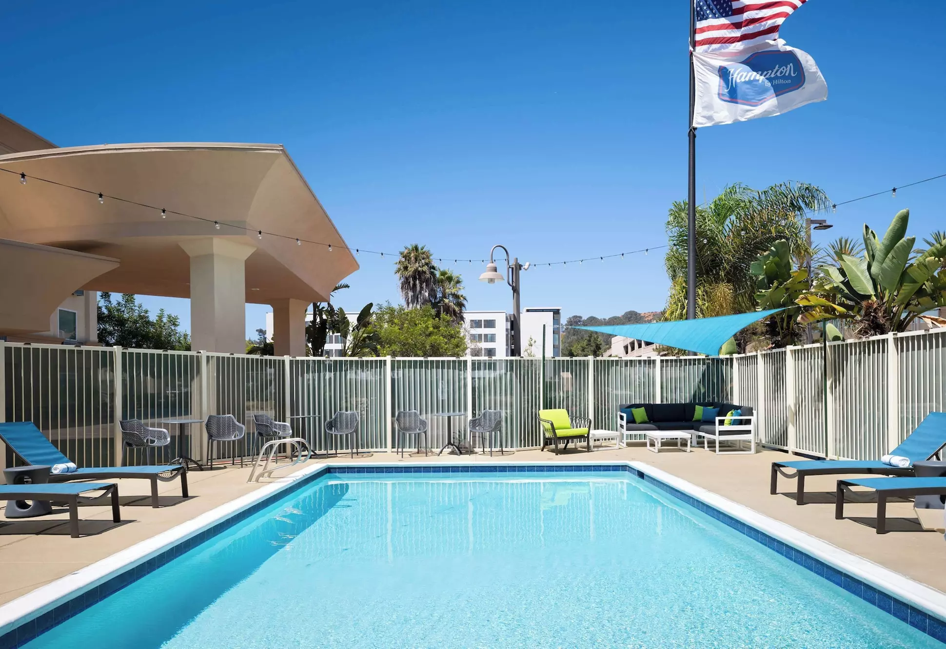 Hampton Inn San Diego Del Mar - Primary Image
