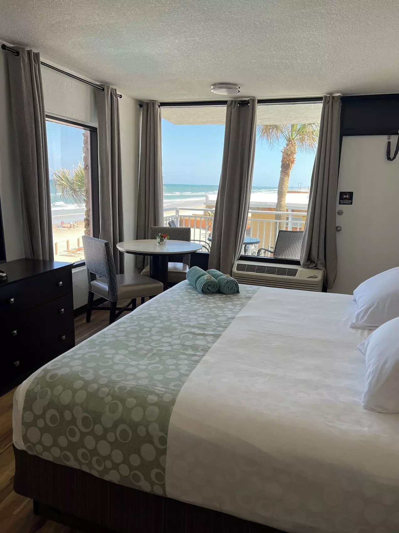 Flamingo Inn Beachfront - Primary Image