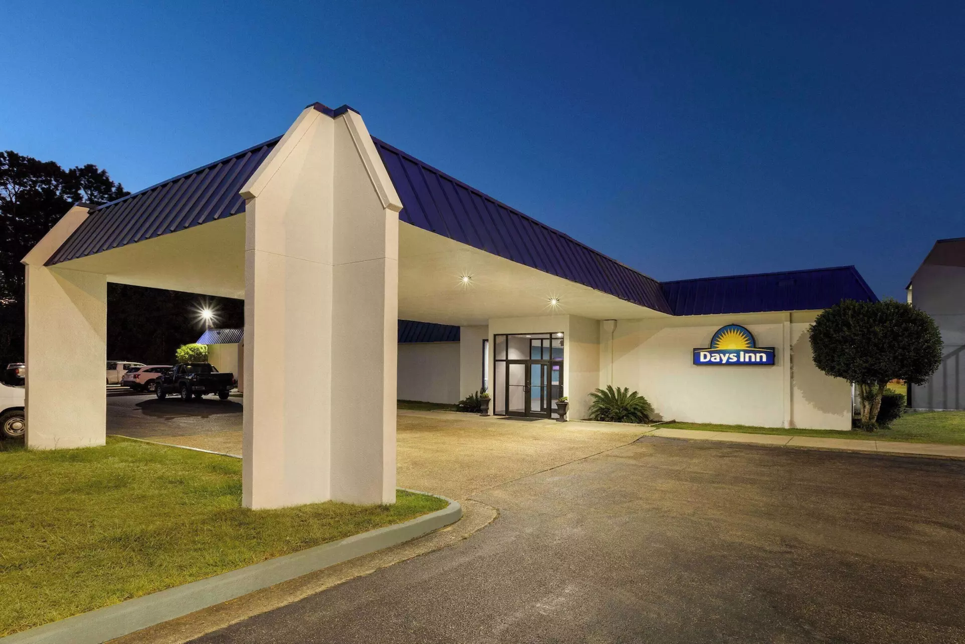 Days Inn by Wyndham McComb MS - Primary Image