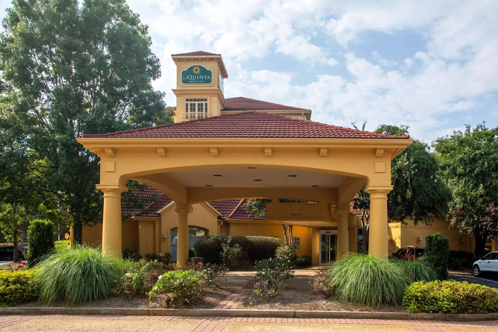La Quinta Inn & Suites by Wyndham Charlotte Airport South - Primary Image